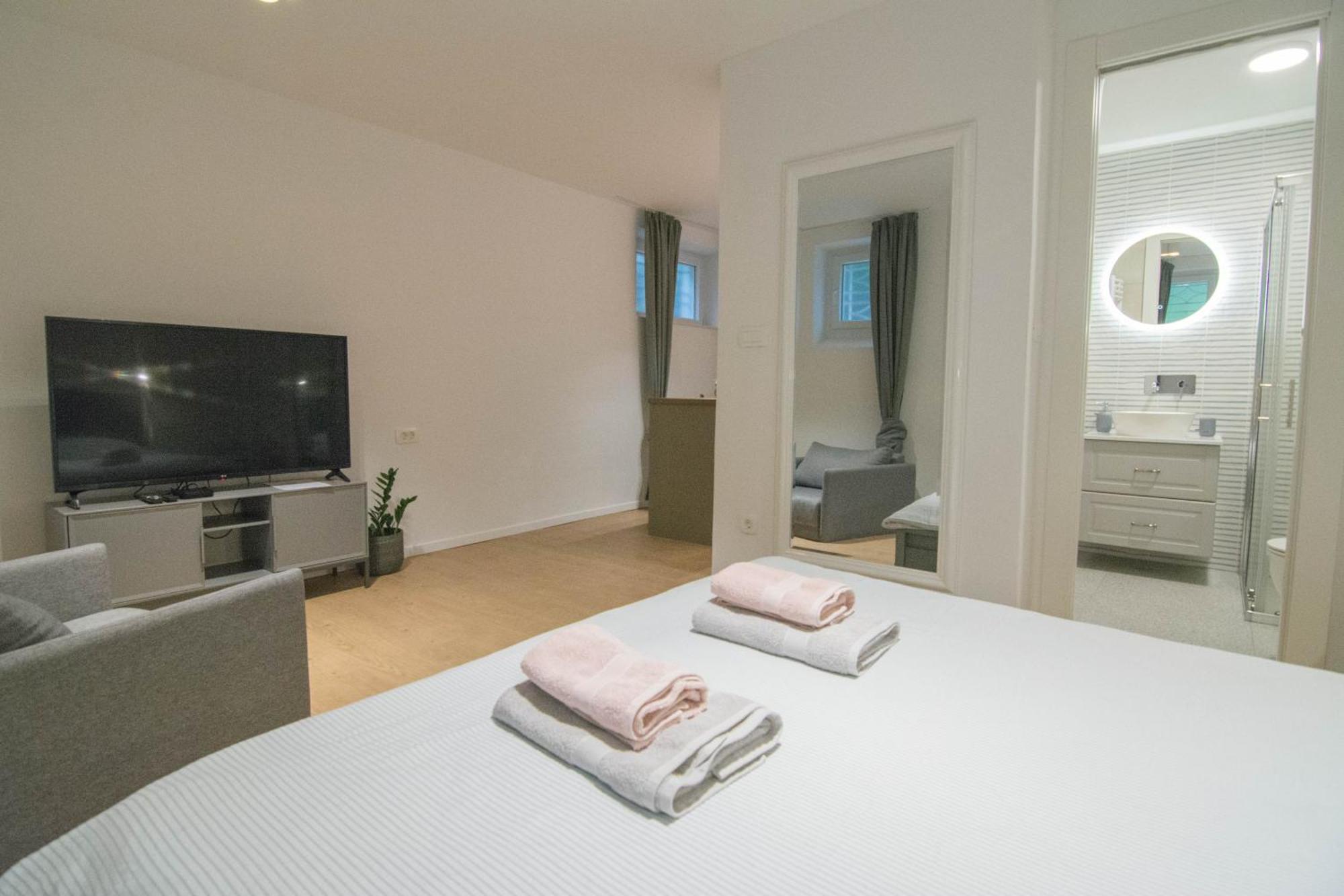 Romiru Rooms And Studio Apartment Σπλιτ Εξωτερικό φωτογραφία